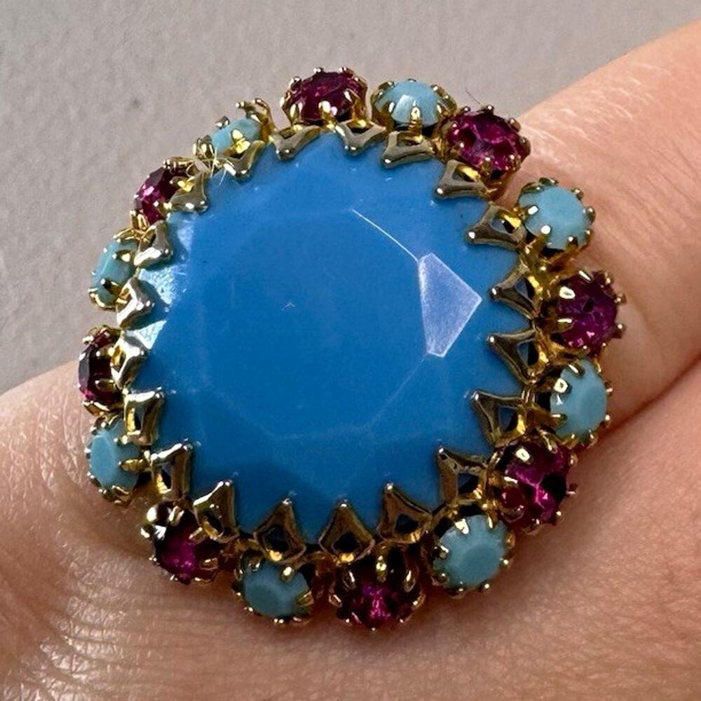 vintage blue statement cocktail ring pink accents gold tone costume jewelry
